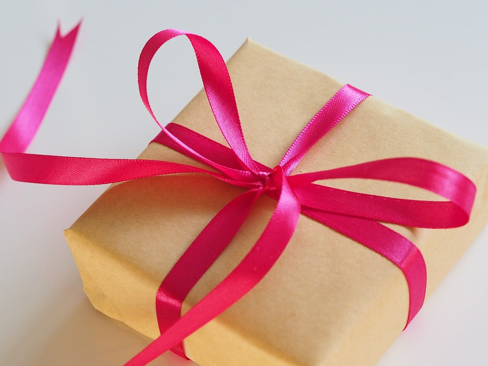 gift-box-red-ribbon